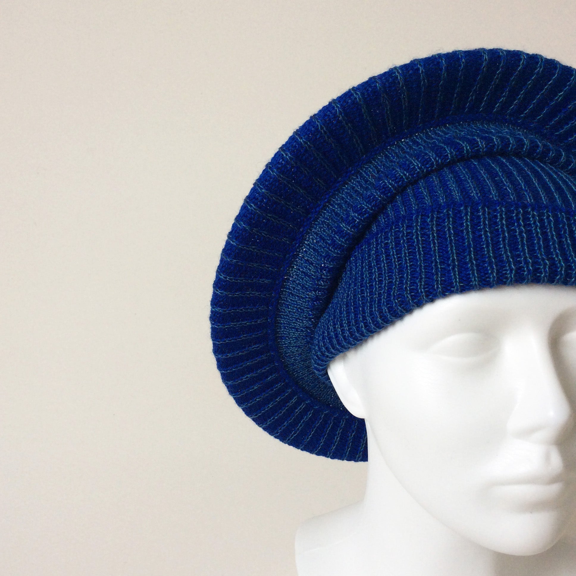 Blauwe Dubbele hoed