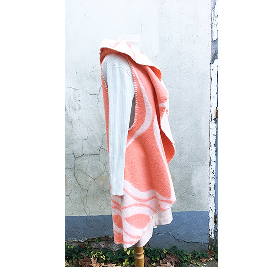Roze/ wit. Vintage deken omslag vest